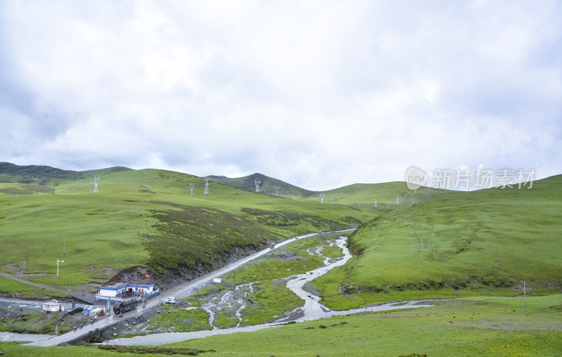 四川甘孜藏族自治州雅江高尔寺山草原草地