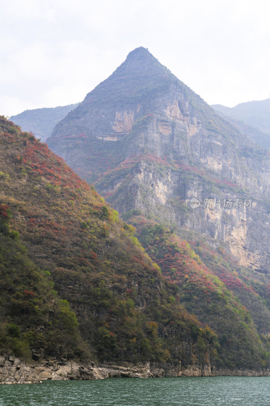 重庆市巫山县大宁河小三峡山川峡谷秋景