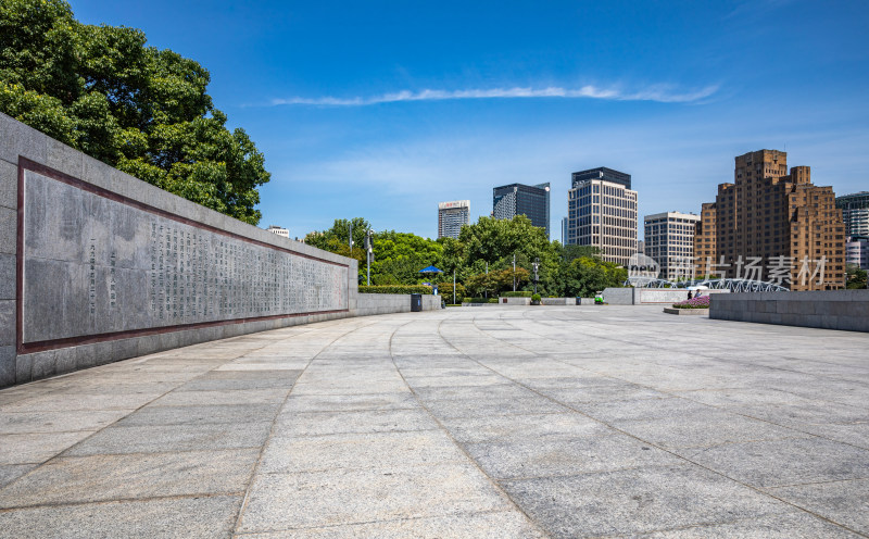 上海外滩外白渡桥陆家嘴黄浦江城市景观