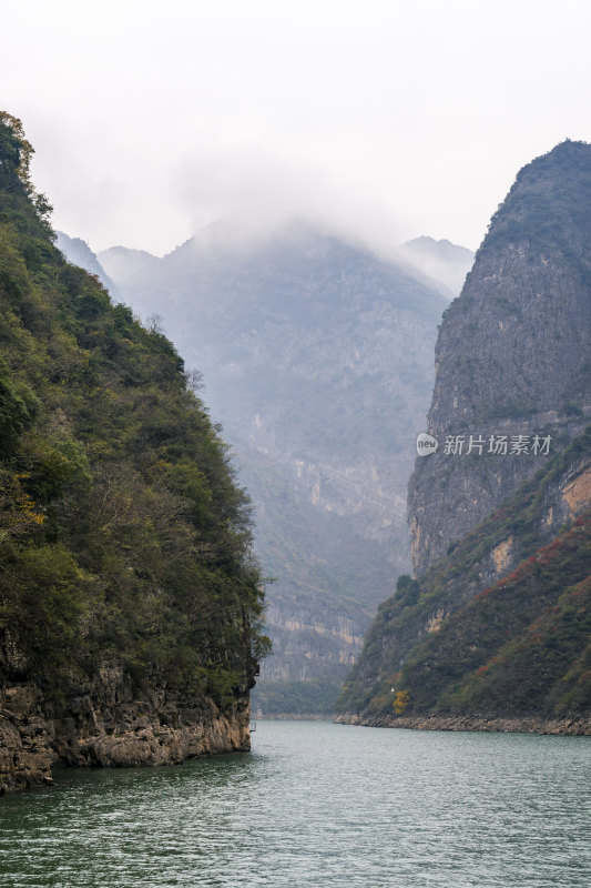 重庆市巫山县大宁河小三峡山川峡谷秋景