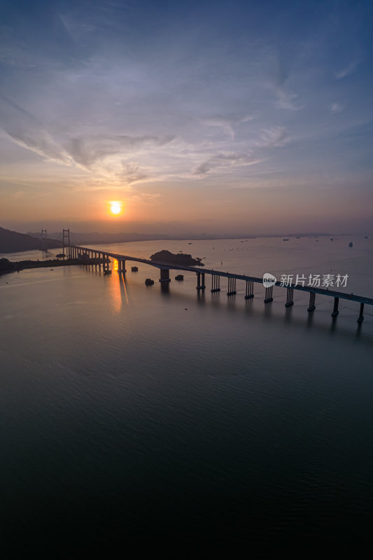 广东东莞虎门大桥跨海基建大桥竖版摄影配图