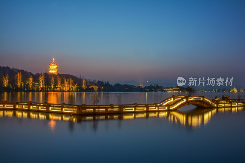 杭州西湖长桥夜色