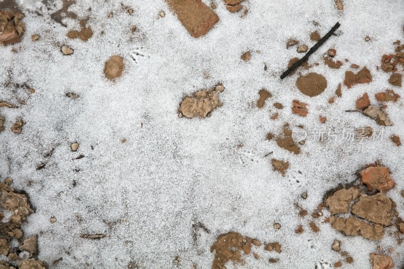 土地上遗留的残雪背景