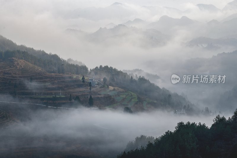 重庆酉阳：晨曦中的村庄