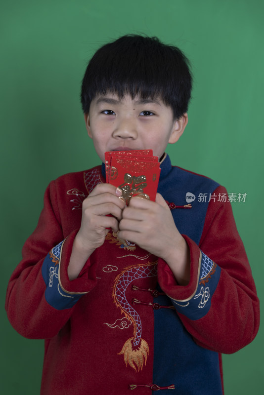 中国小男孩恭贺新年拜年绿幕抠像