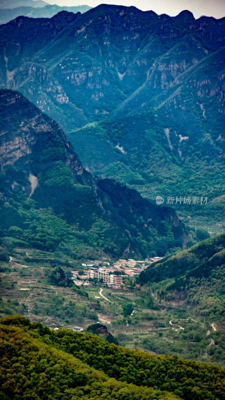 京东大峡谷内部景观