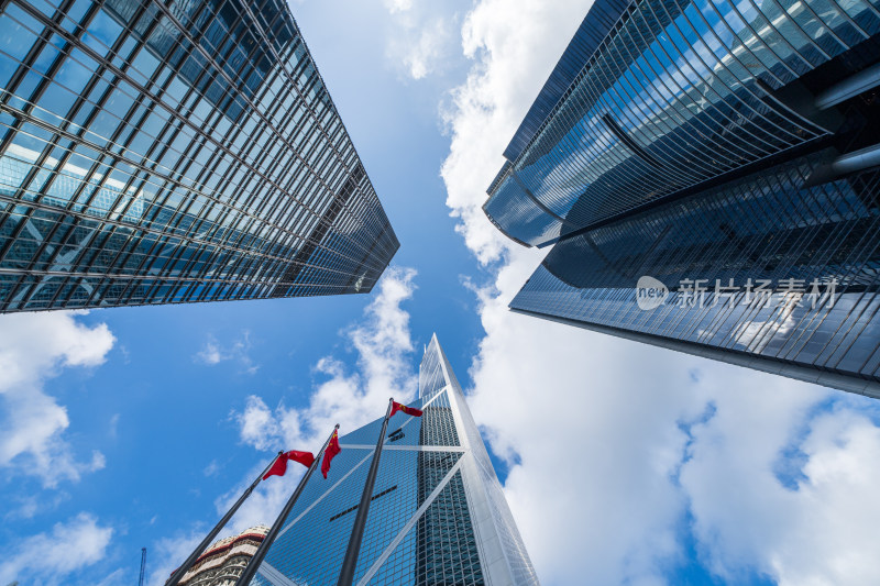 香港城市仰看高楼天空