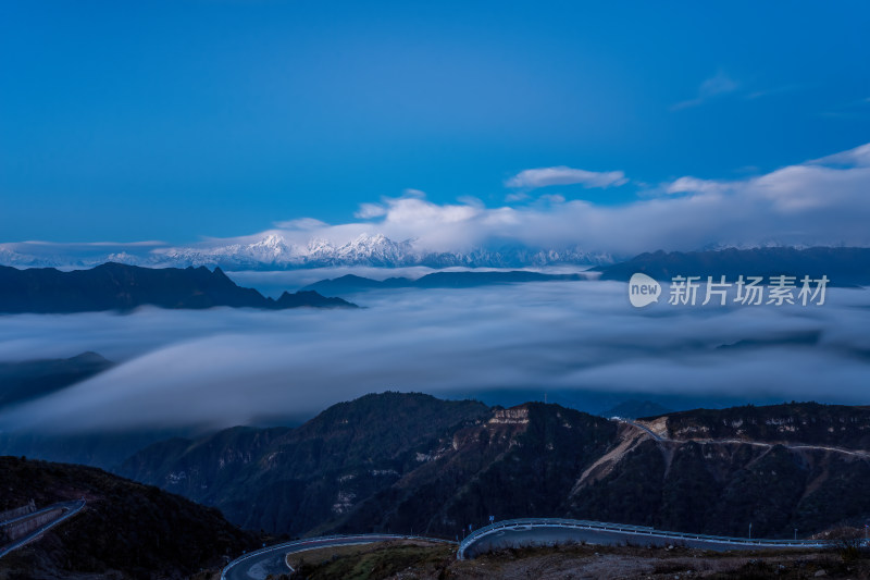 四川雅安牛背山云海云瀑贡嘎雪山自然景观