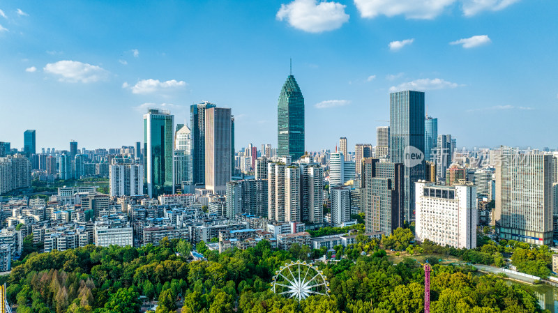 武汉汉口中山公园与民生银行大厦高楼
