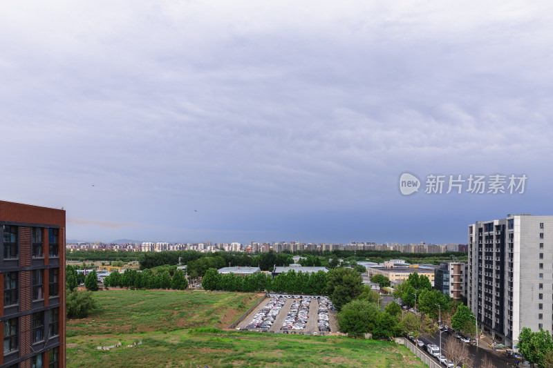 雨中的城市风光