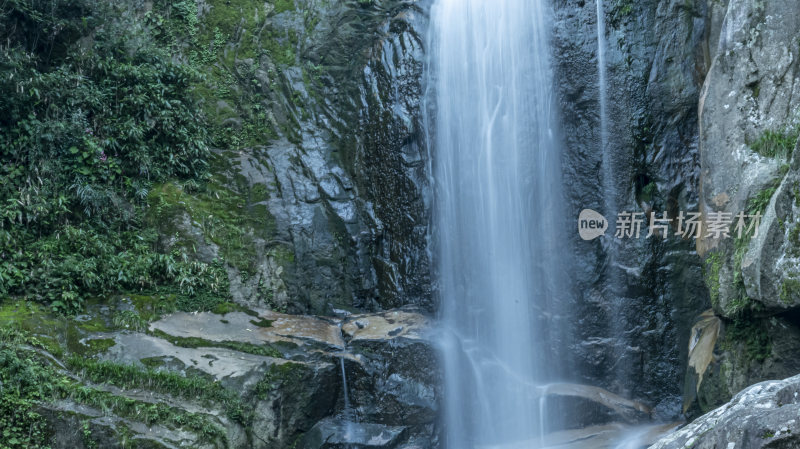 浙江天台山石梁飞瀑风景