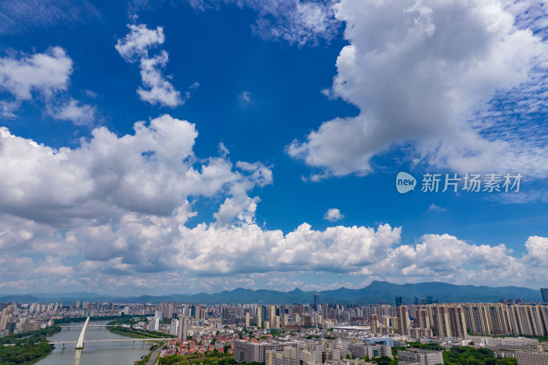 江西赣州城市风光翠浪塔航拍摄影图