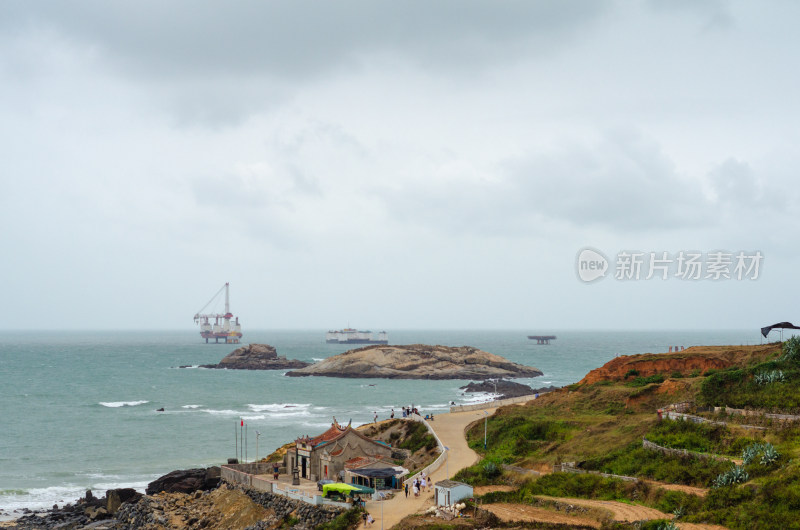 海边风景及海上设施全景