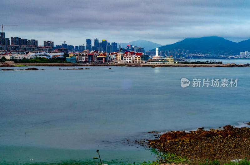 中国山东省青岛小麦岛海岸风景