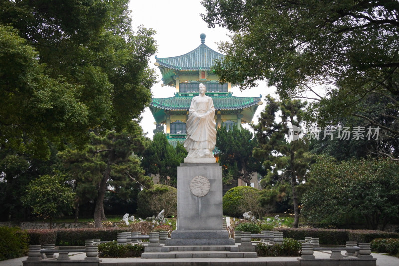 武汉东湖风景区屈原雕像