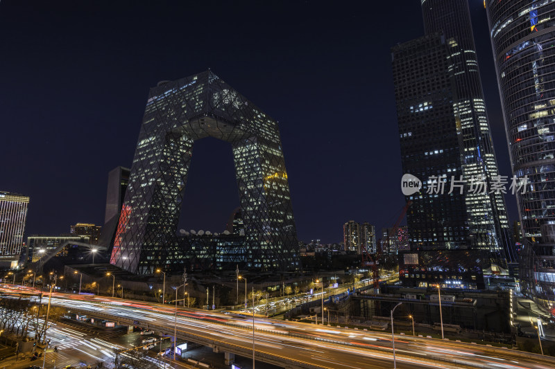 北京央视大楼夜幕下的都市地标