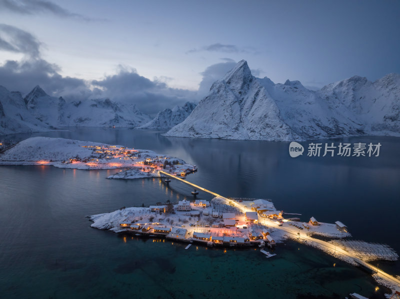 挪威罗弗敦群岛北极圈雷纳冬季雪景高空航拍