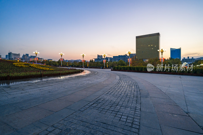 新疆乌鲁木齐市水磨沟区南湖市民广场