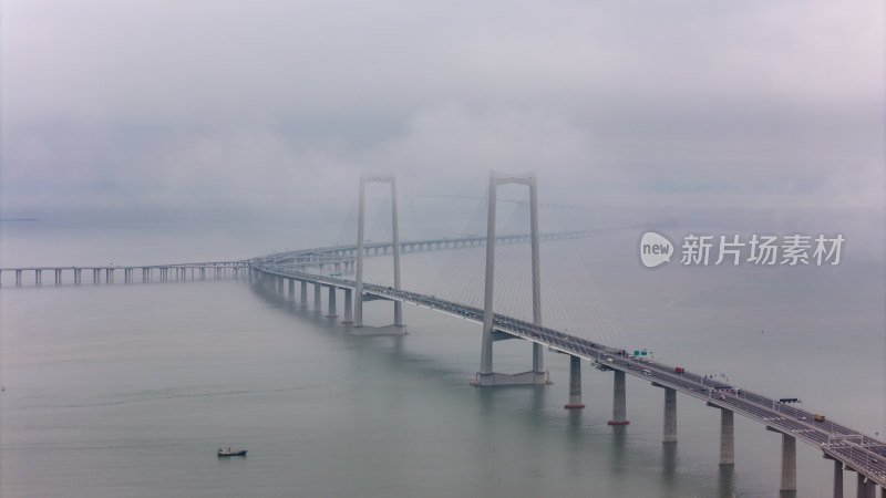 低空平流雾下的深中通道