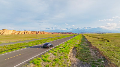 新疆安集海大峡谷公路航拍