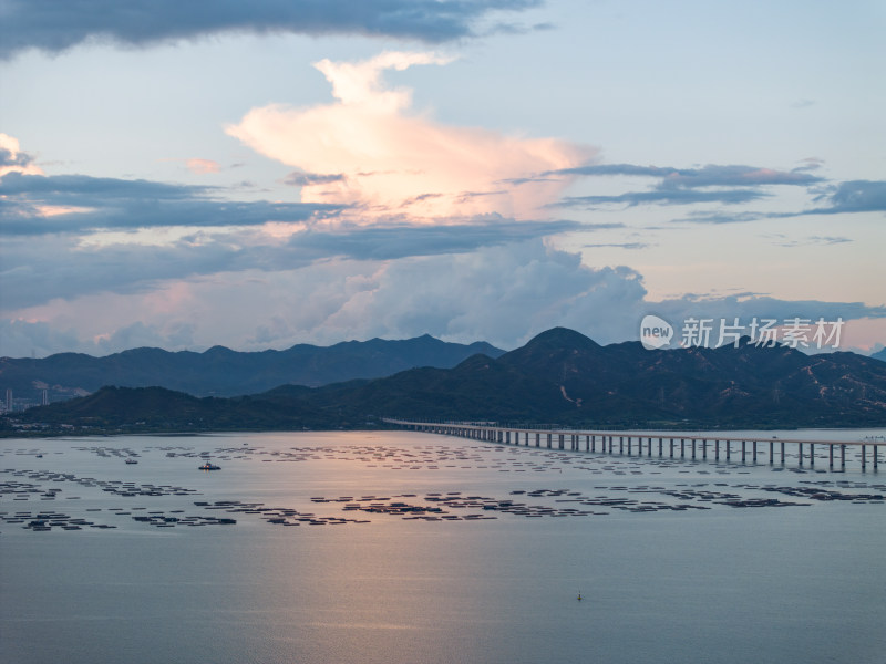 深圳南山日出剧场前海湾大桥日出航拍