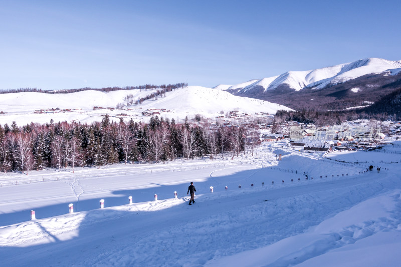 新疆阿勒泰白哈巴村冬季雪景