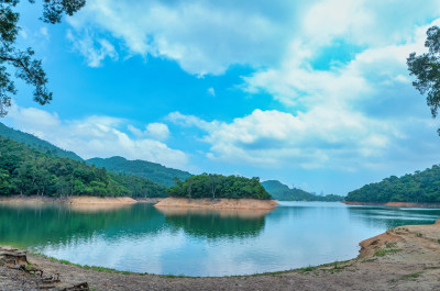 香港城门水塘郊野公园湖泊山景自然风光