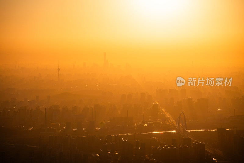 西山远眺北京城日出