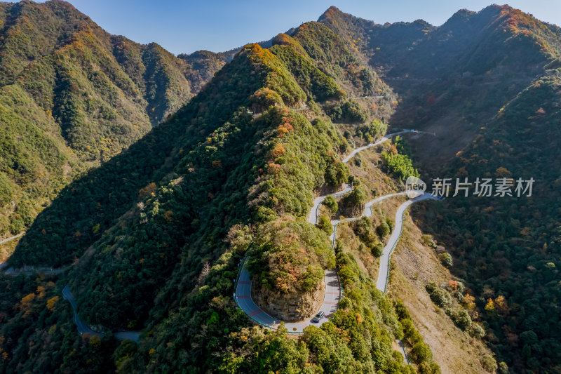 深秋的皖南川藏线六道拐风光