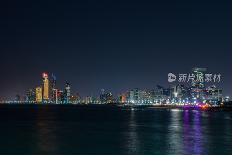 阿布扎比滨海夜景