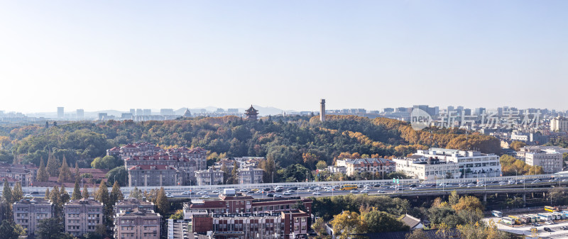 南京城市建筑与自然景观融合全景