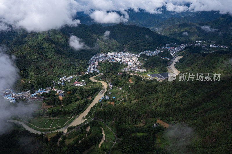 湖北利川雨后毛坝镇云雾高山美景