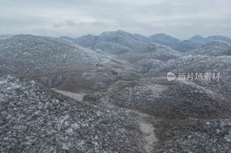 重庆酉阳：龙头山上的第一场雪