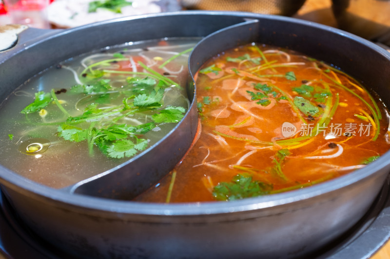 贵州凯里红白鸳鸯酸汤火锅