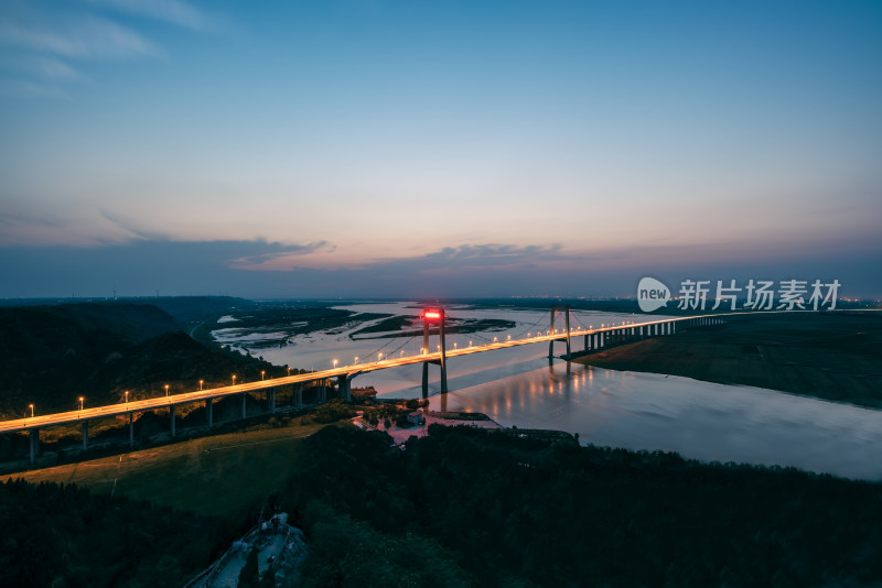 郑州桃花峪黄河大桥夜景风光