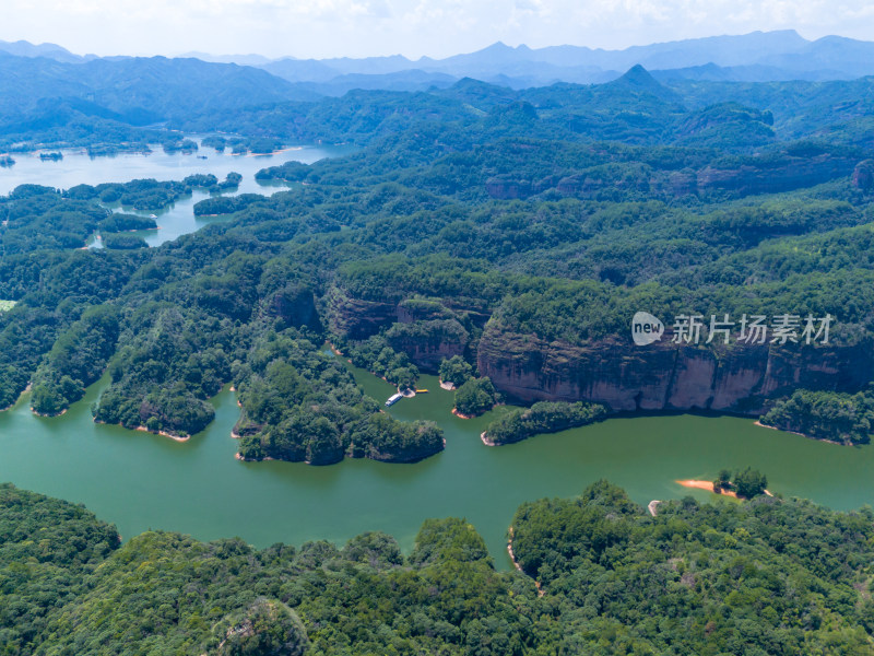 泰宁大金湖甘露寺丹霞地貌航拍图