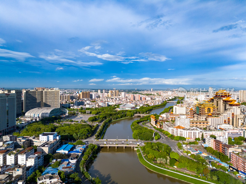 玉林城市建设蓝天白云航拍图