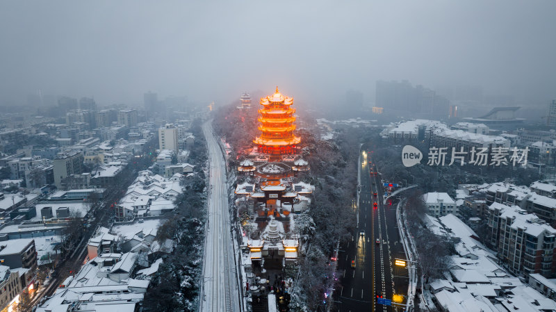 雪后全景俯瞰古色古香的黄鹤楼