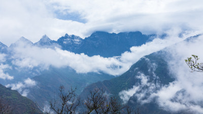 丽江虎跳峡高路徒步线