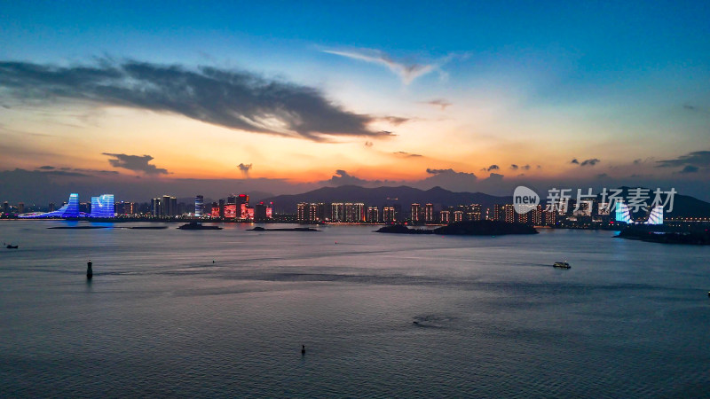 福建厦门城市晚霞夜幕降临夜景航拍