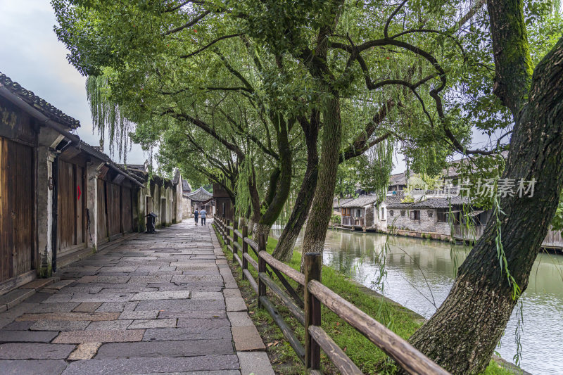 乌镇东栅古街道建筑风光