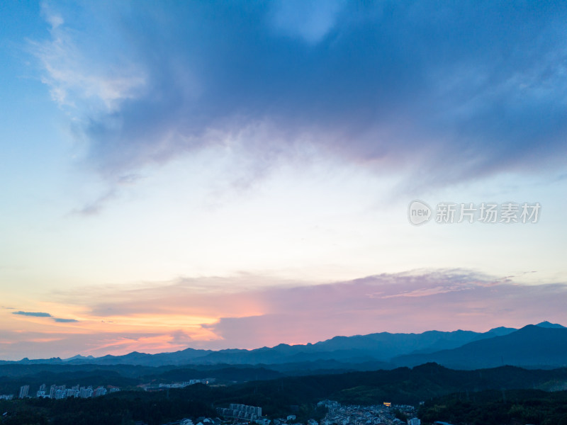 福建泰宁晚霞城市风光航拍图