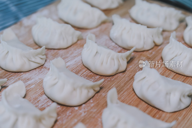 家庭自制包饺子过年春节美食