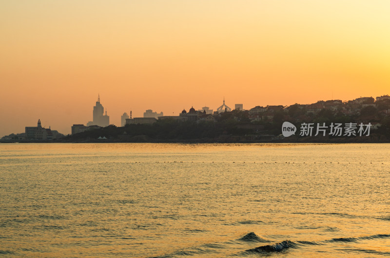 中国青岛汇泉湾落日