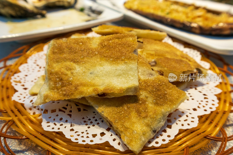 一盘红豆口味煎饼美食静物镜头