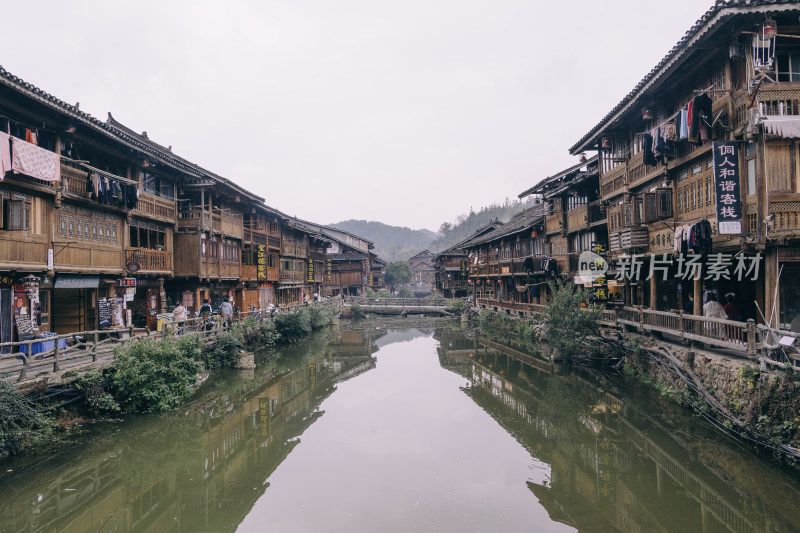 贵州肇兴侗寨-小河两岸的民族民居