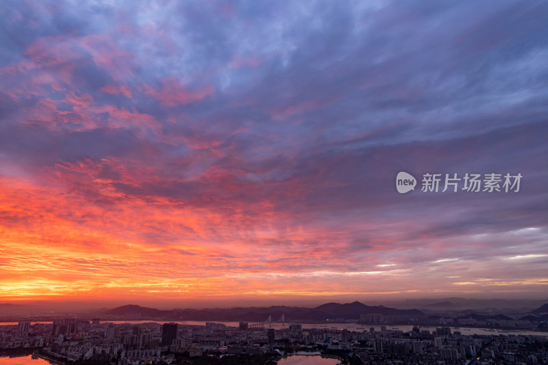 广东肇庆日出彩霞火烧云航拍摄影图