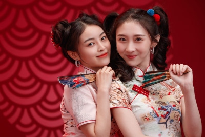 漂亮的中式姐妹花