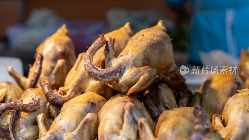 中国新疆国际大巴扎美食街的美食特写