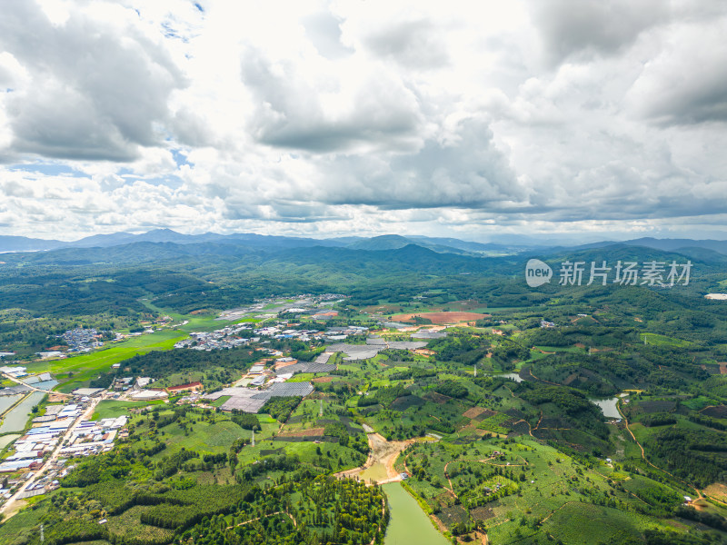 航拍云南乡村田园风光